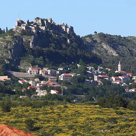 Fila I Jure شقة *