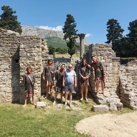 Fila I Jure شقة *