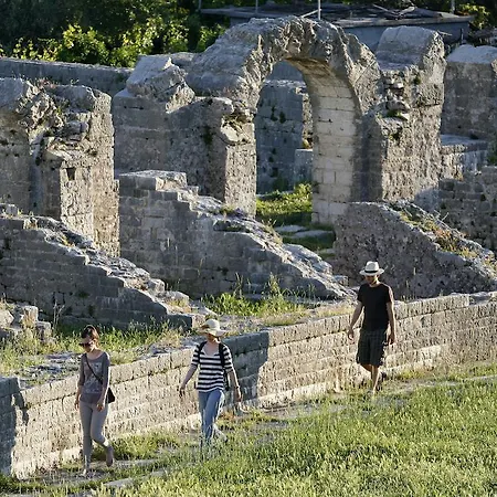 Fila I Jure شقة *