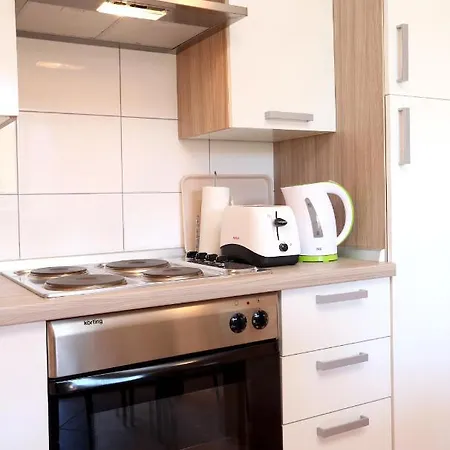 Fila I Jure شقة *